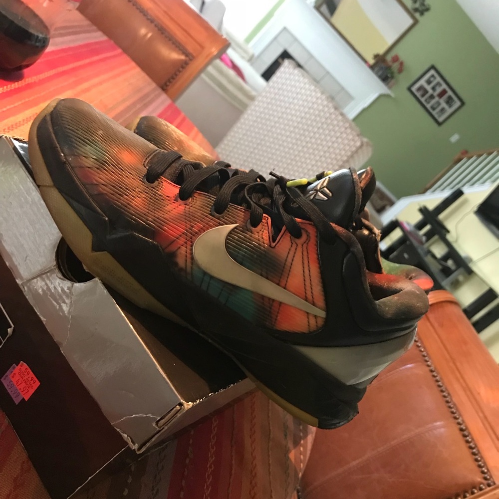 Galaxy Kobe size 8.5 men